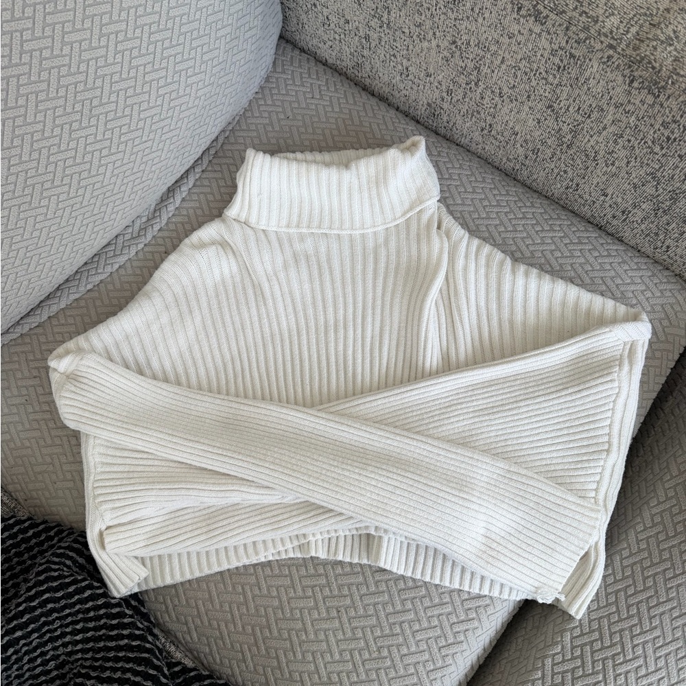 Grey bandit cropped sweater!